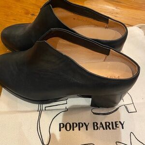 Poppy Barley The Top Notch Mule in Black